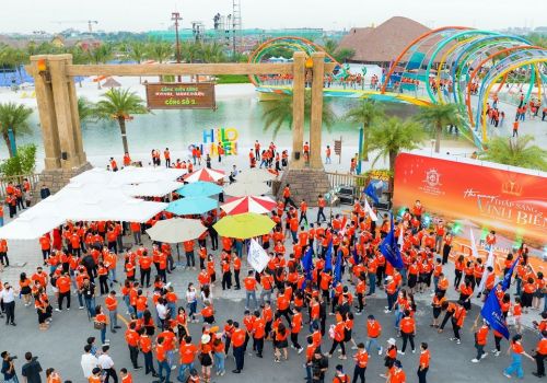 Hơn 8.000 “chiến binh ánh sáng” bùng nổ tại lễ ra quân dự án Vinhomes Ocean Park 3 – The Crown