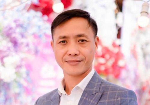 Ông Lê Minh Tiến