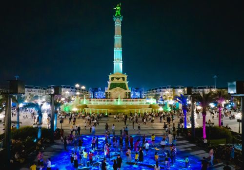 HÀO QUANG SÁNG NHẤT BỜ ĐÔNG GỌI TÊN KINH ĐÔ ÁNH SÁNG