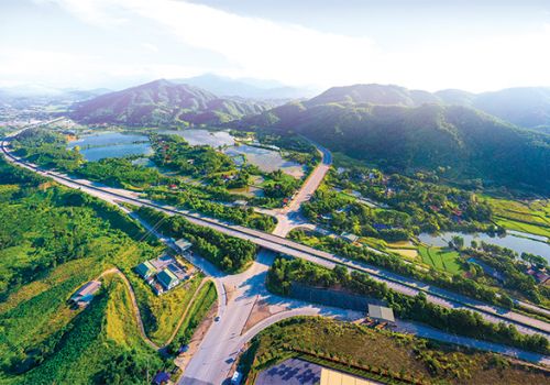 Cú huých hạ tầng đã tạo nên 