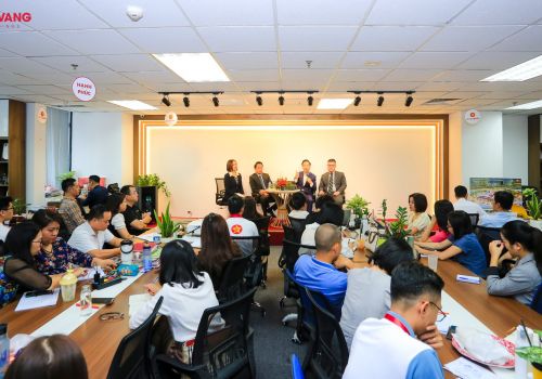 Vô vàn kiến thức giá trị tại tọa đàm đầu tư cùng Vinhomes Ocean Park 3 - The Crown 