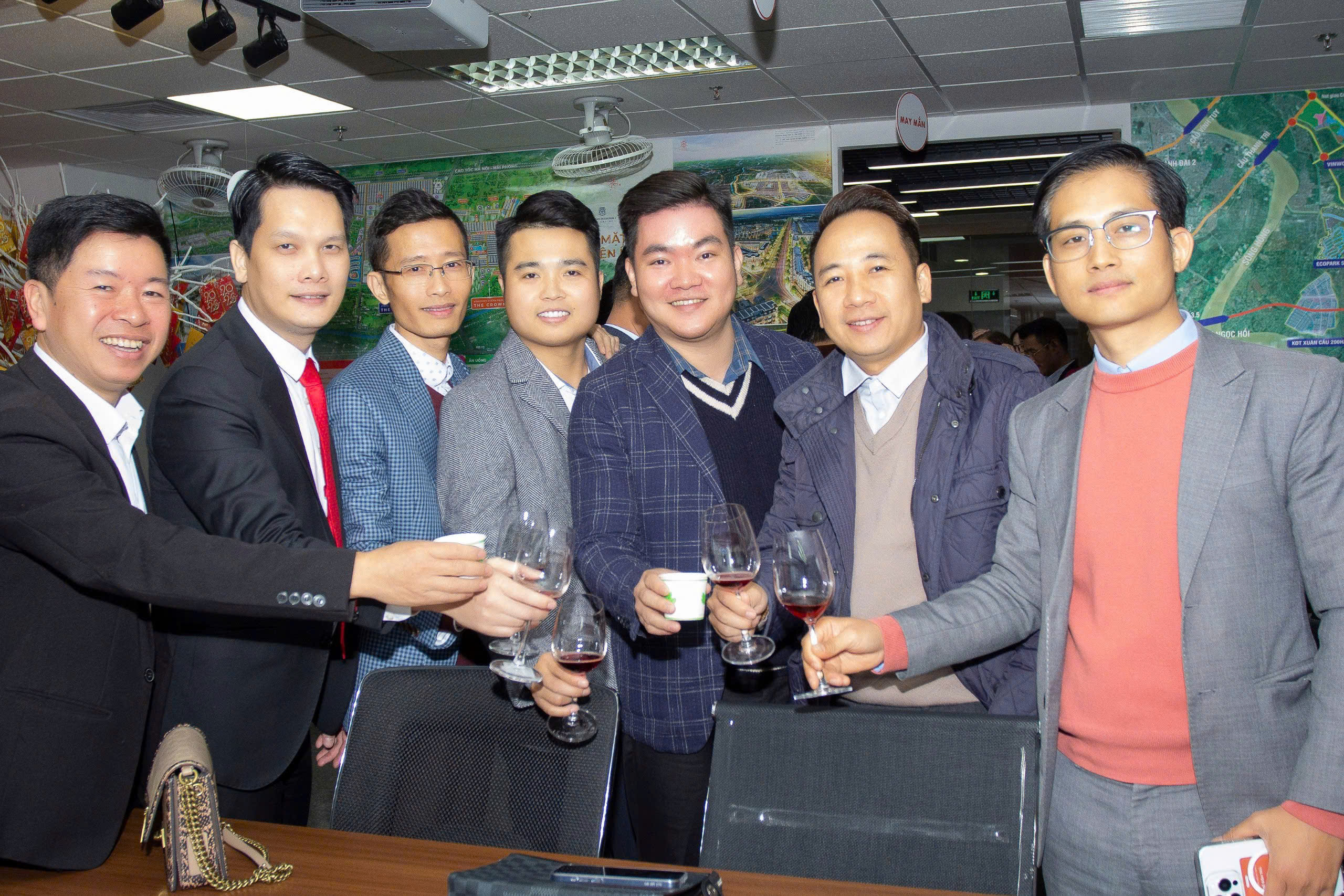 z6285038662237_0e12a81d5245bea3558572292731412f