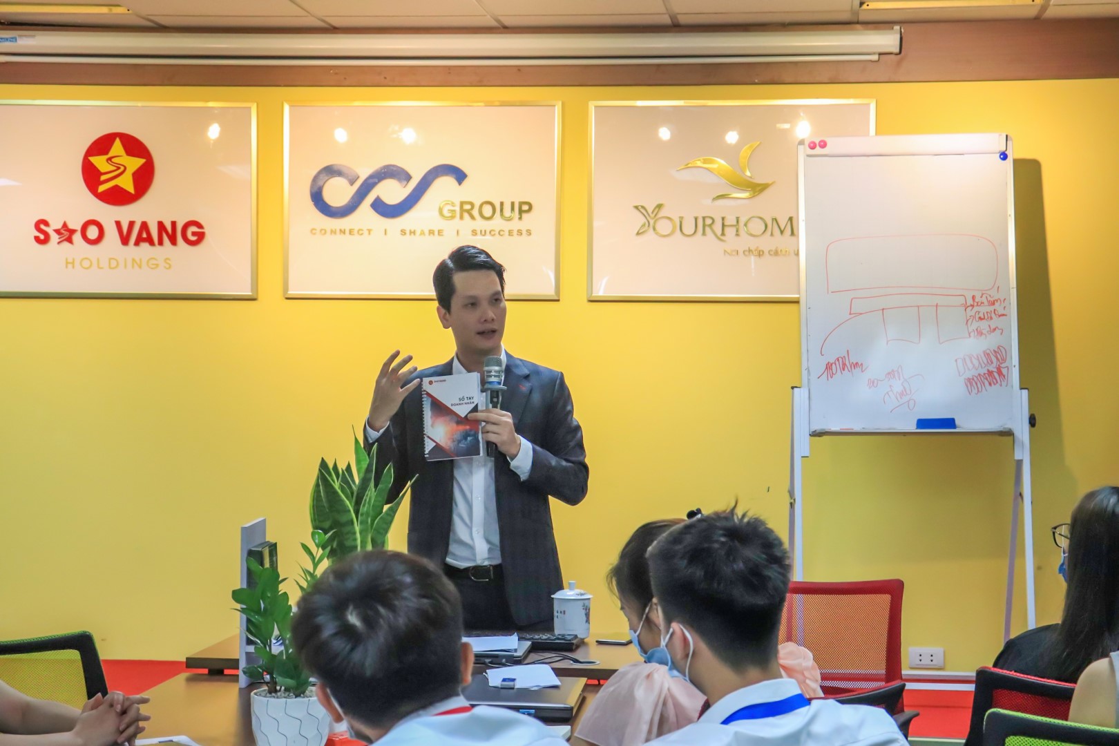 z2471042325529_72b379f88803c8d7bbec532f63a4e11c