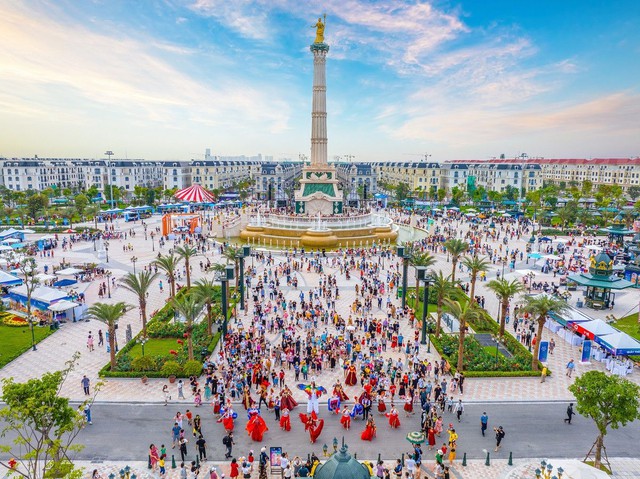 photo-1-16996017040651176971053